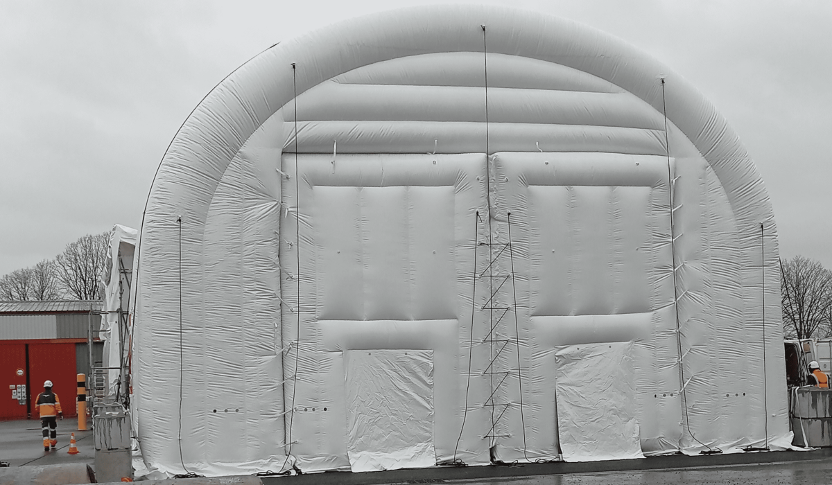 Double-skinned inflatable sheds tent padded captive air industrial tent military army