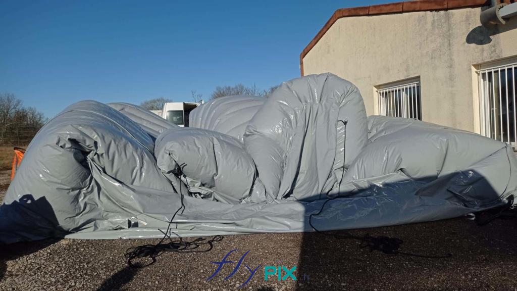 Inflating the tent with an electric pump. - All rights reserved, copyright FLYPIX. Tent inflation phase, using an electric pump. – All rights reserved, copyrights FLYPIX.