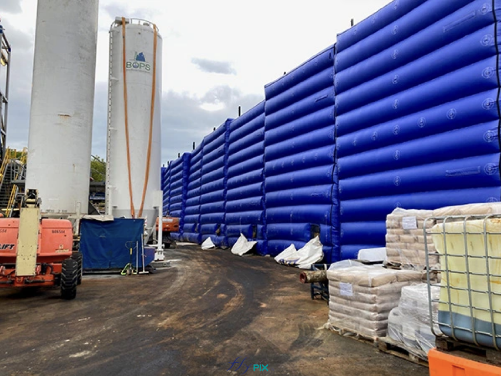 Noise reduction at a geothermal construction site in Saint-Denis using sound barriers. – Copyright Vivien LAÏLLE/FlyPix, all rights reserved, reproduction prohibited.